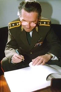 194297_92297_spacek.jpg