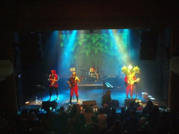 341084_179732_UJD_live.jpg