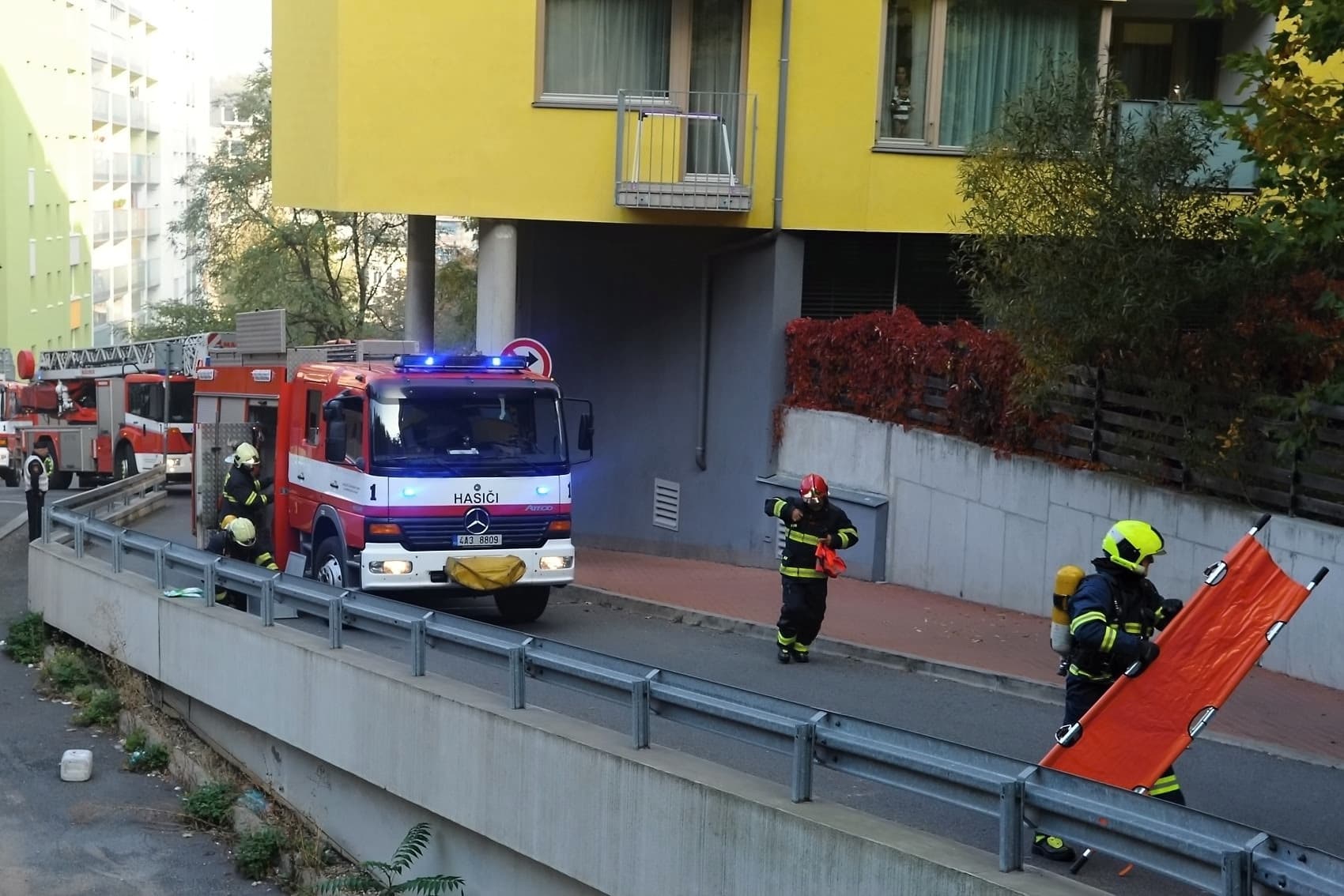 spinava_bomba_-_cviceni_jednotek_IZS