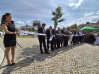 Otevření náměstí Jiřího z Poděbrad po revitalizaci - páska