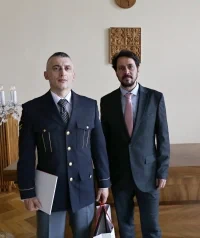 9hrdinu-2023-04