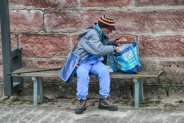 homeless-5037132 1920