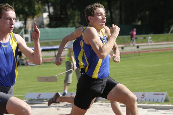 Tema_03_Sportovni_kluby_