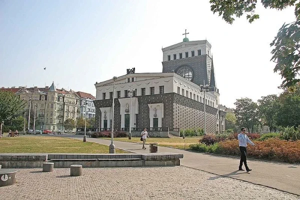 800px-Kostel_Nejsvětějšího_srdce_Páně1