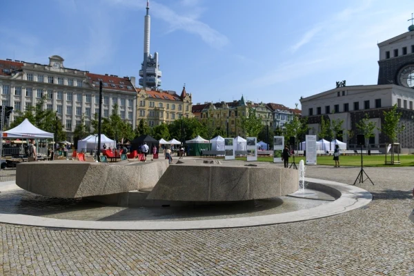 Otevření náměstí Jiřího z Poděbrad po revitalizaci 8606m