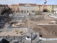 Při revitalizaci bylo přesunuto přibližně 30 000 m³ zeminy. Mezi technicky nejnáročnější patřily výkopy pro kanalizaci, které sahaly do hloubky 6,5 až 7 metrů.